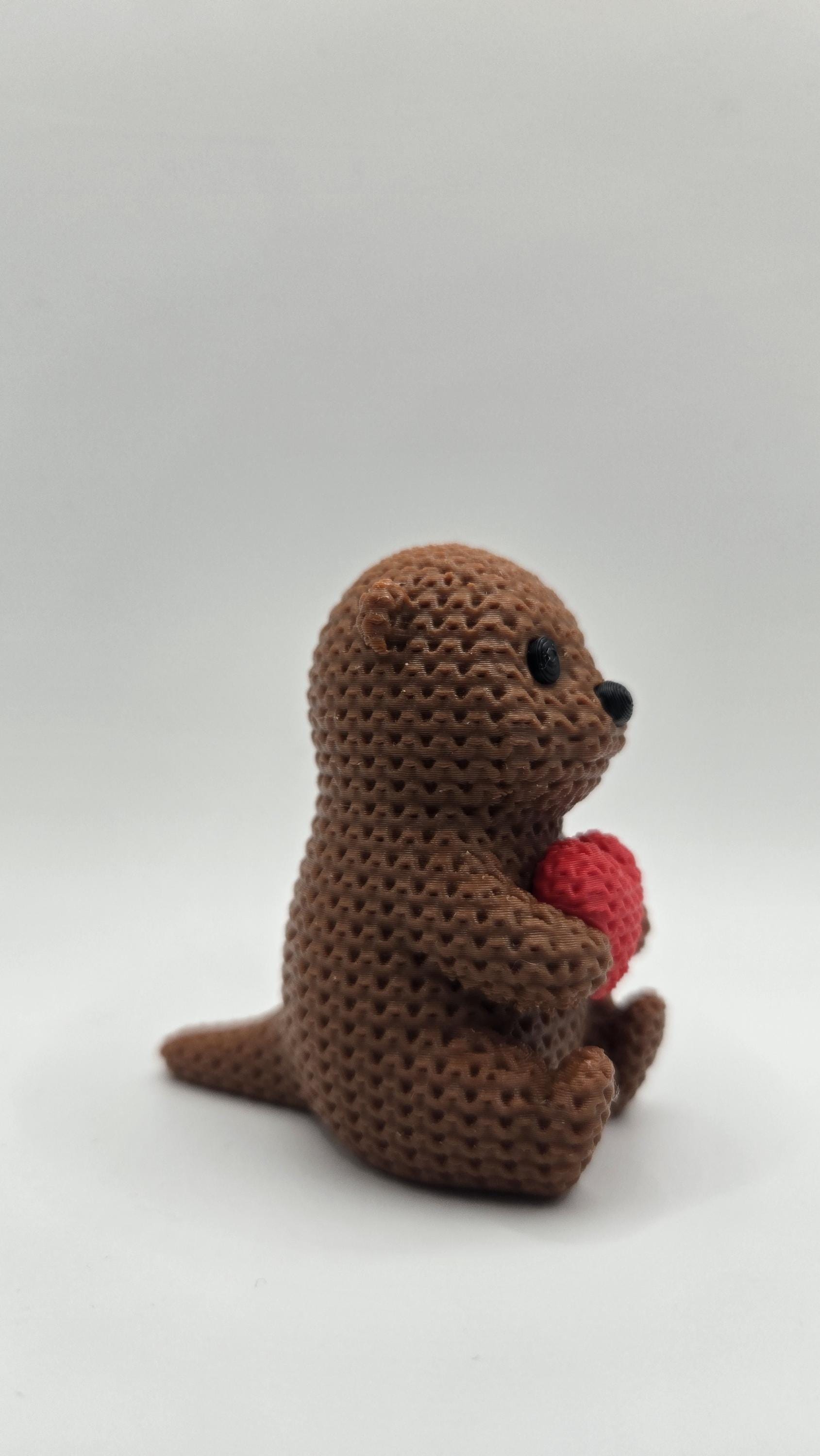 3D Printed Crochet-Style Otter Figurine – Valentine's Day Keepsake